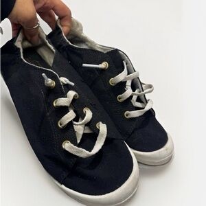 Time and Tru Shoes Womens 9 Casual Sneakers Black Fabric memory foam